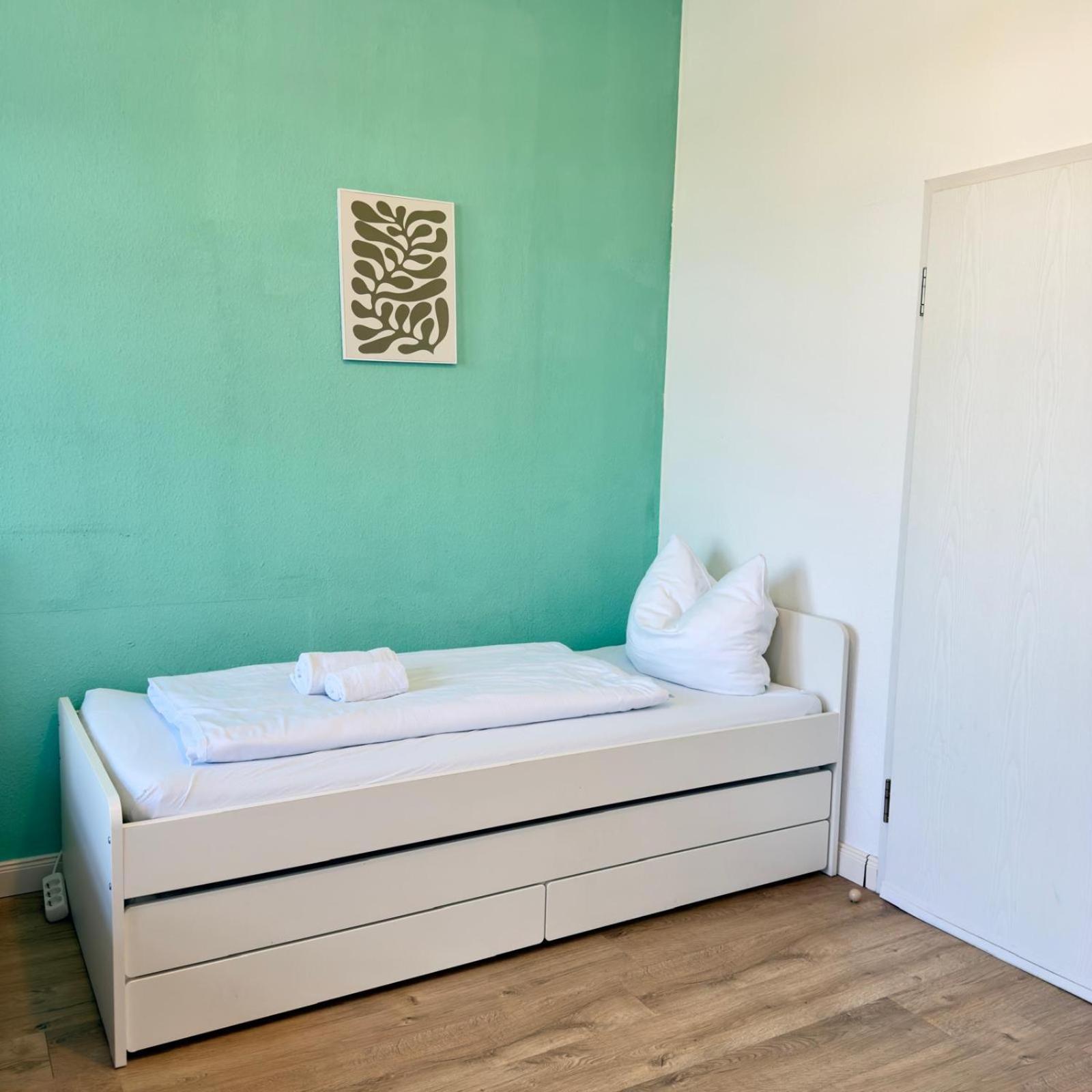 Raha Apartments - Charmantes Studio-Apartment - Hbf - Gratis Parkplatz Erfurt Exterior photo